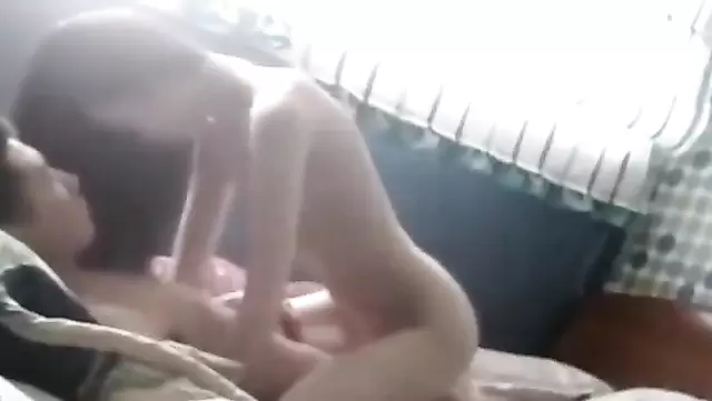 بنت رشيقة انجلدت نيك محترم من الطاجيك